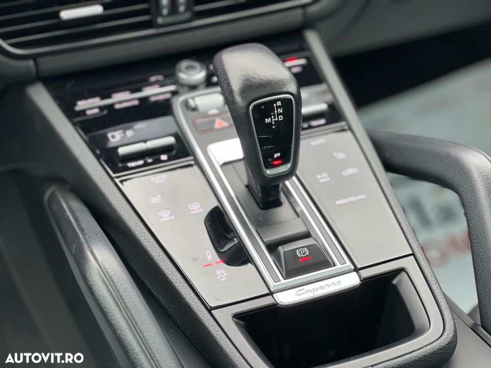 Porsche Cayenne E-Hybrid Tiptronic S - 17