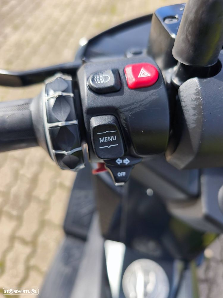 BMW C 400 GT Triple Black - 9