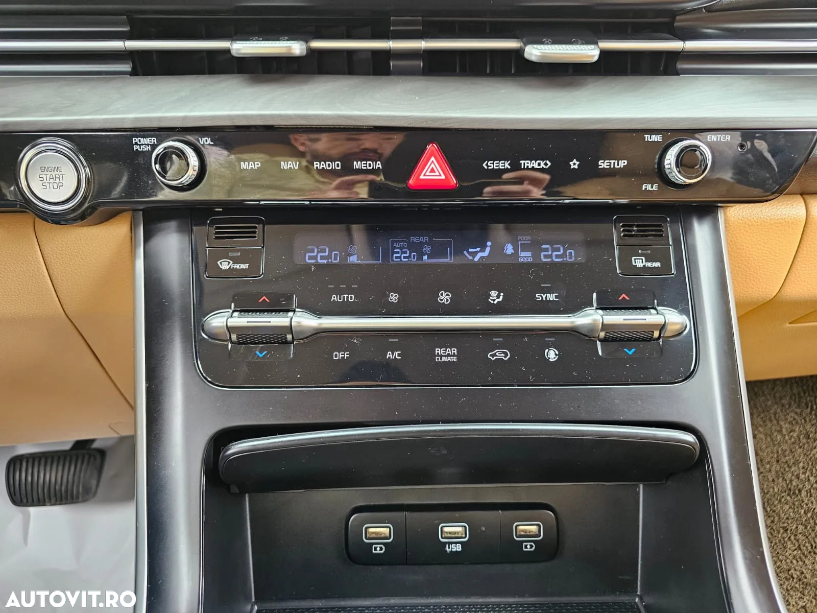 Kia Carnival - 27