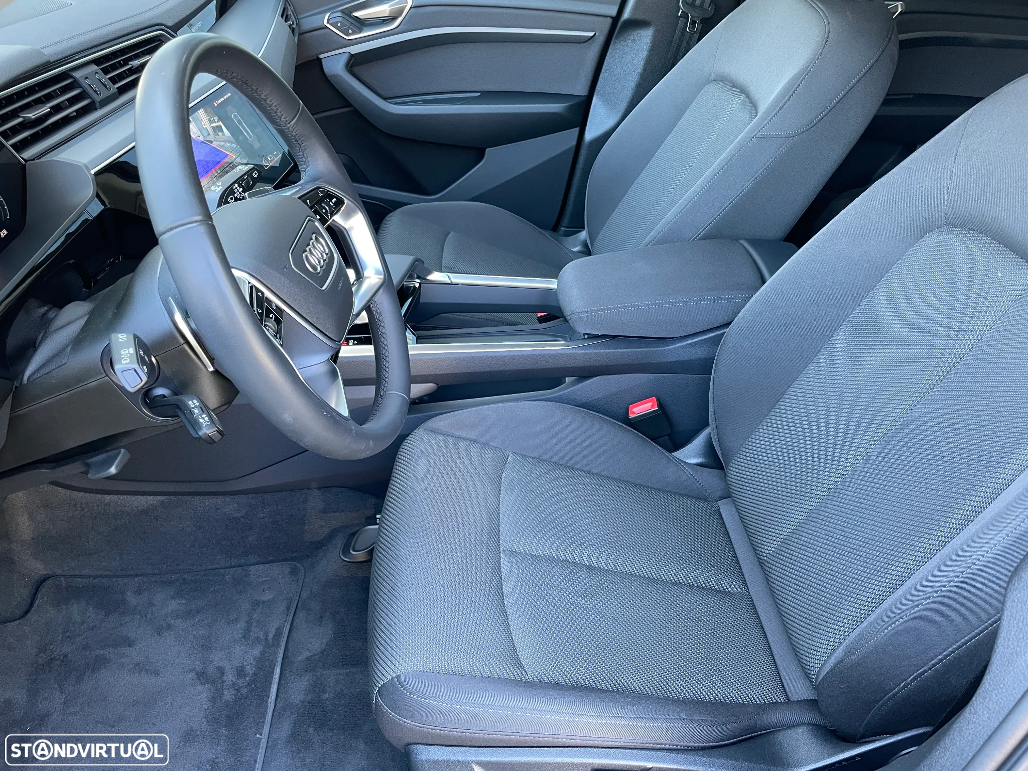 Audi Q8 e-Tron 55 quattro Advanced - 36