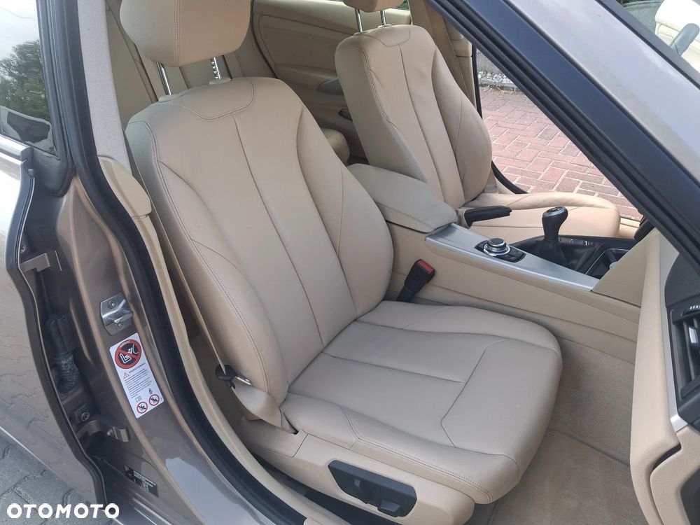 BMW 3GT 318d Luxury Line - 17
