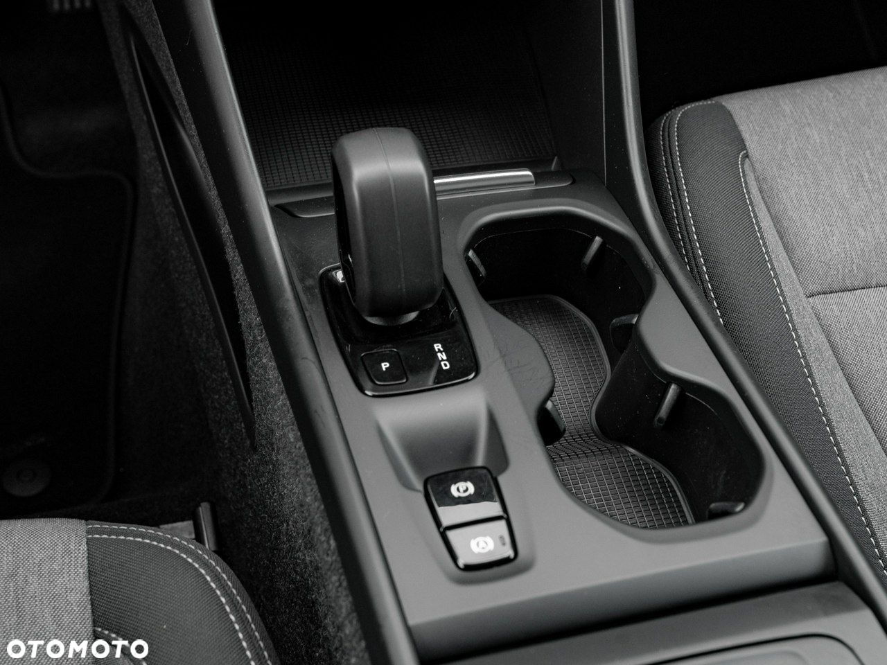 Volvo XC 40 T3 Momentum Pro - 19