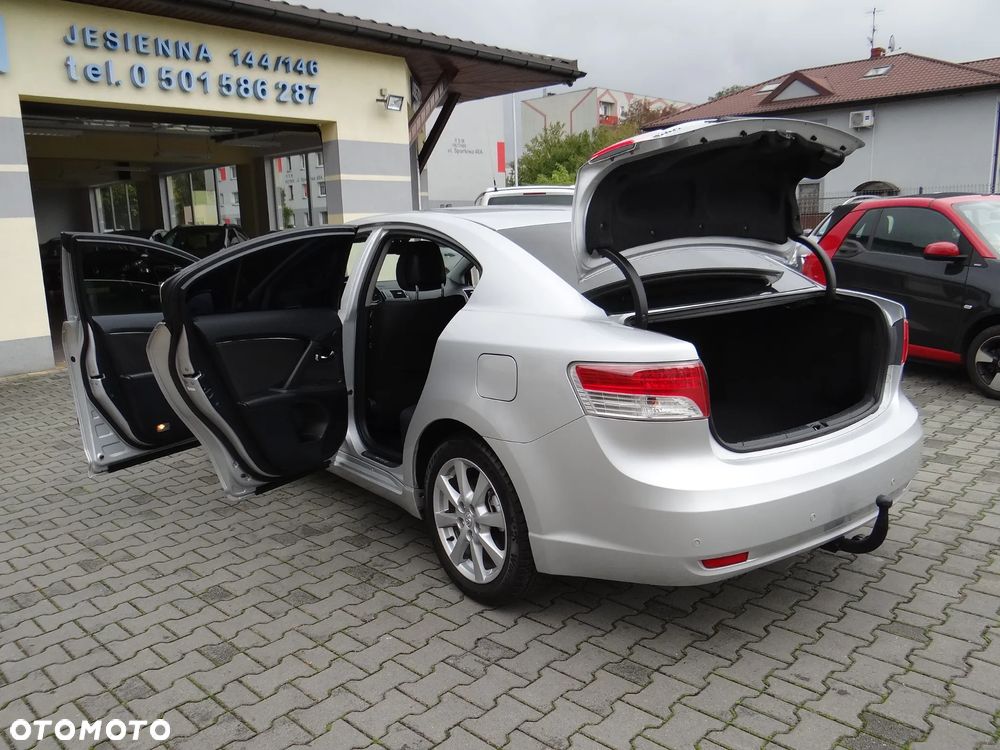 Toyota Avensis 2.0 Sol EU5 MS - 15