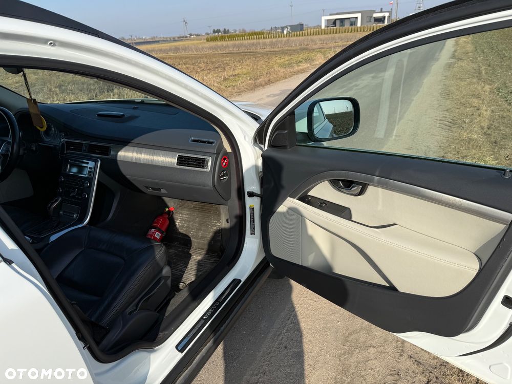 Volvo XC 70 D5 AWD Momentum - 15
