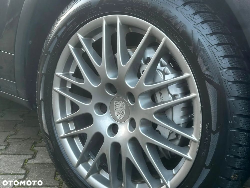 Porsche Cayenne - 21