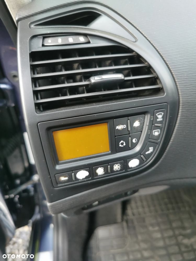 Citroën C4 Picasso - 19