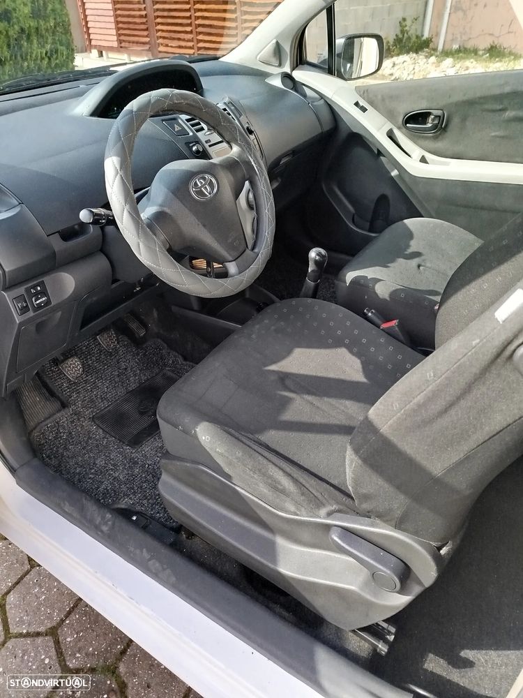 Toyota Yaris(NLP90) - 1