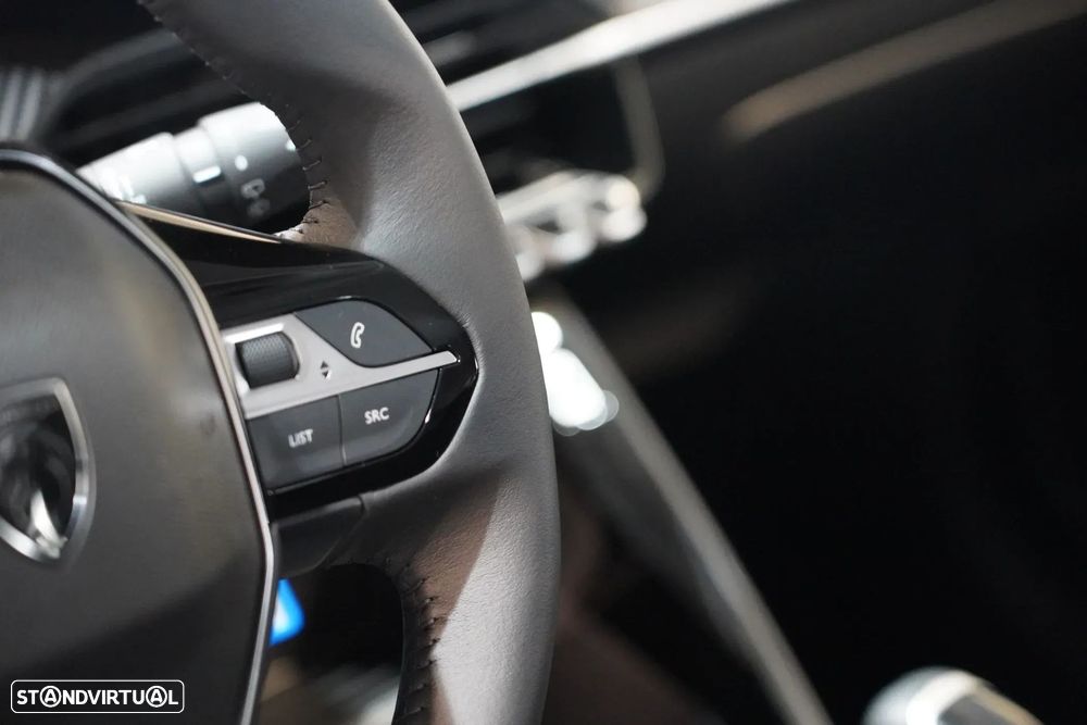 Peugeot 208 - 12