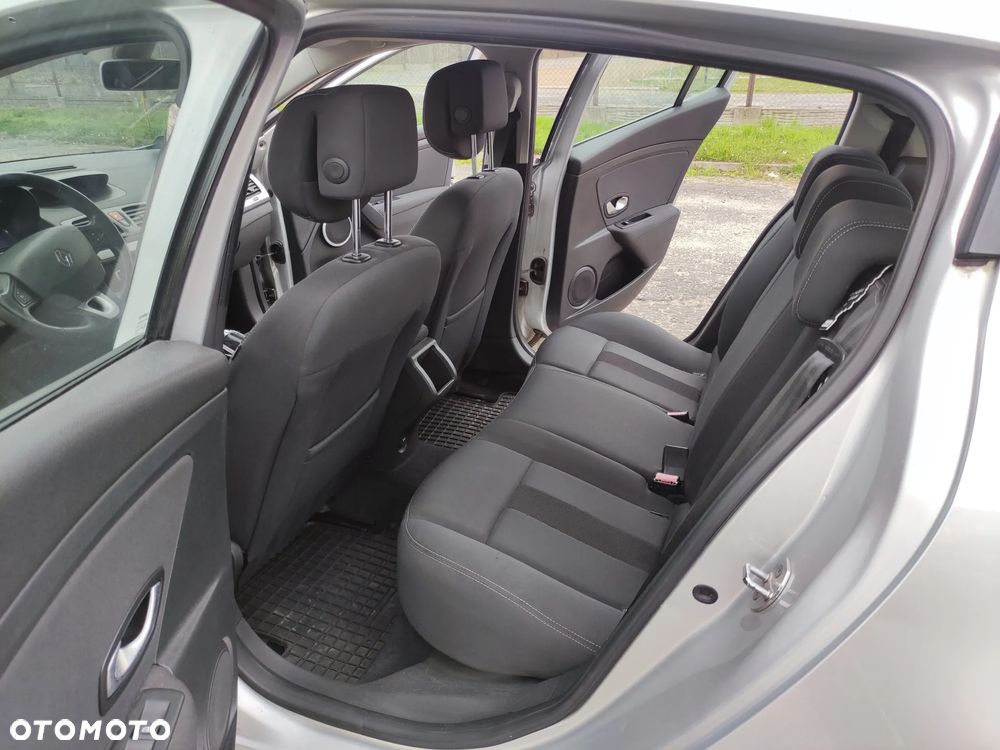 Renault Megane 1.6 16V 110 Expression - 9