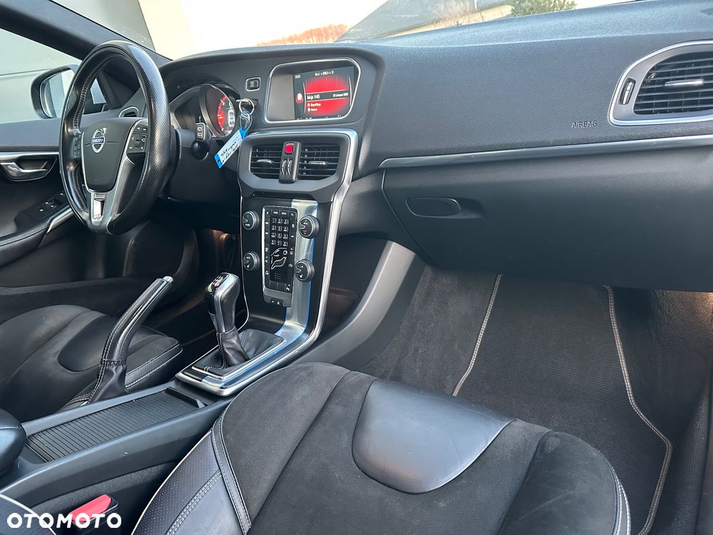 Volvo V40 D2 Drive-E R-Design Kinetic - 6