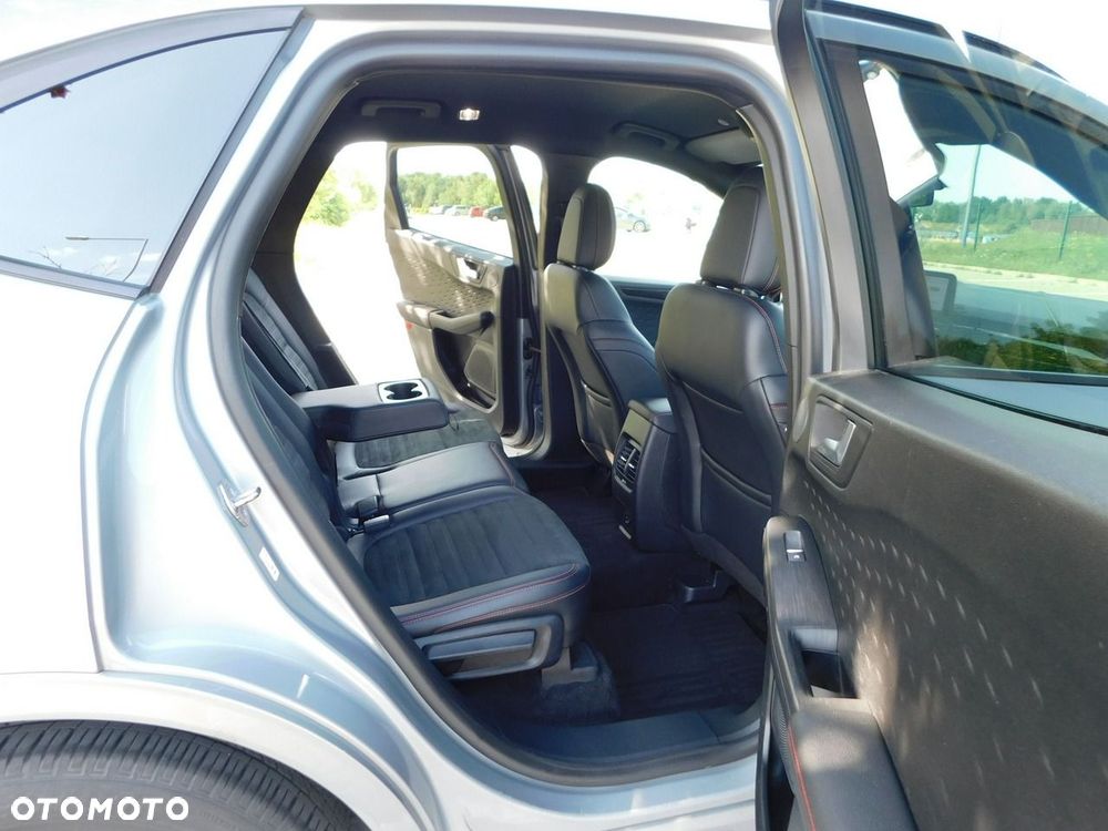 Ford Kuga - 10