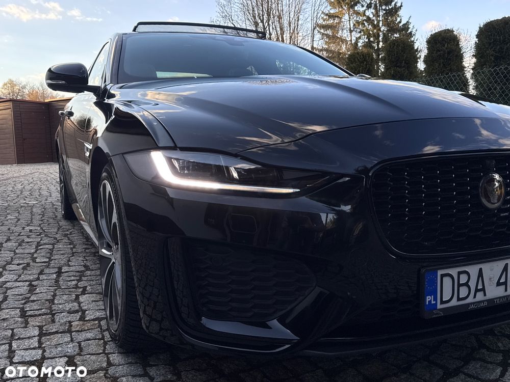Jaguar XE 2.0 D180 AWD R-Dynamic HSE - 20