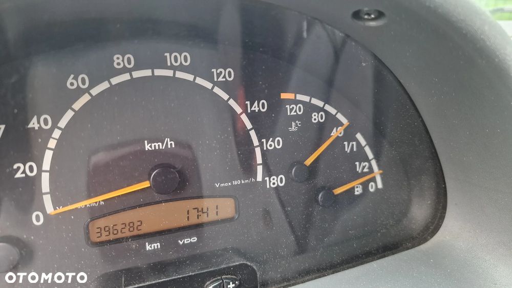 Mercedes-Benz Sprinter - 10