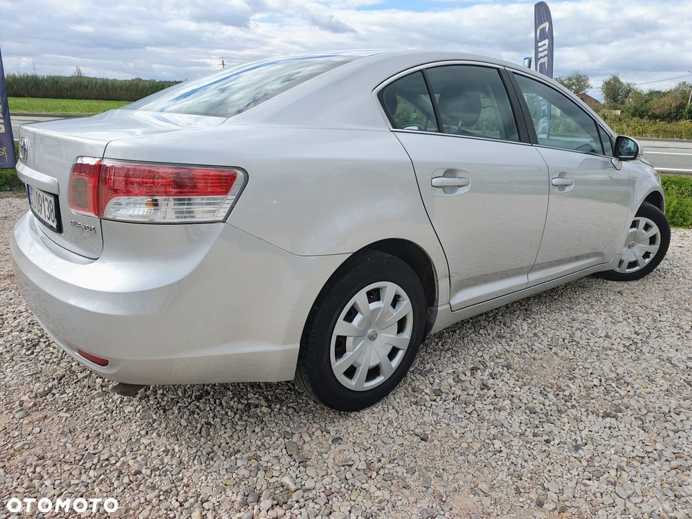 Toyota Avensis - 11