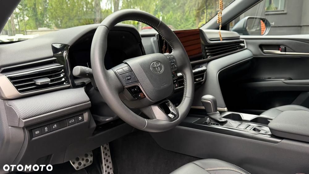 Toyota Camry - 7