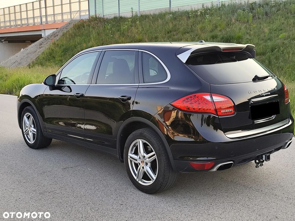 Porsche Cayenne Platinum Edition - 2