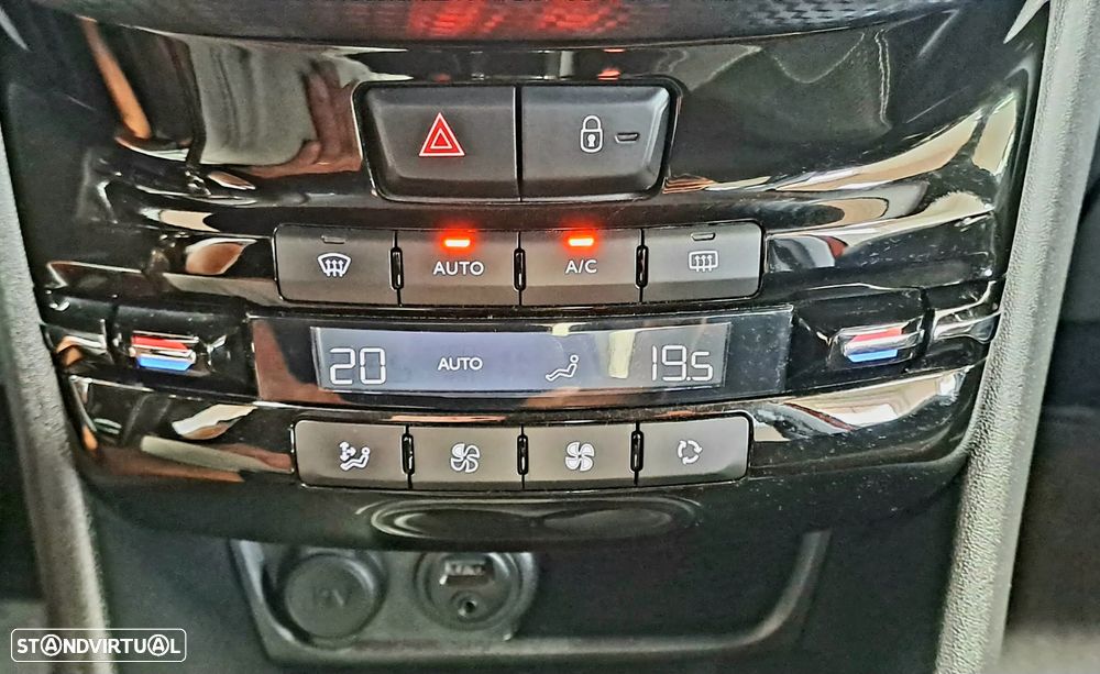 Peugeot 208 1.2 PureTech Allure - 11