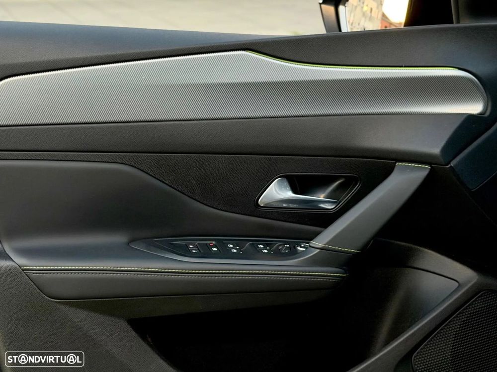 Peugeot 308 1.6 Hybrid GT Pack e-EAT8 - 18