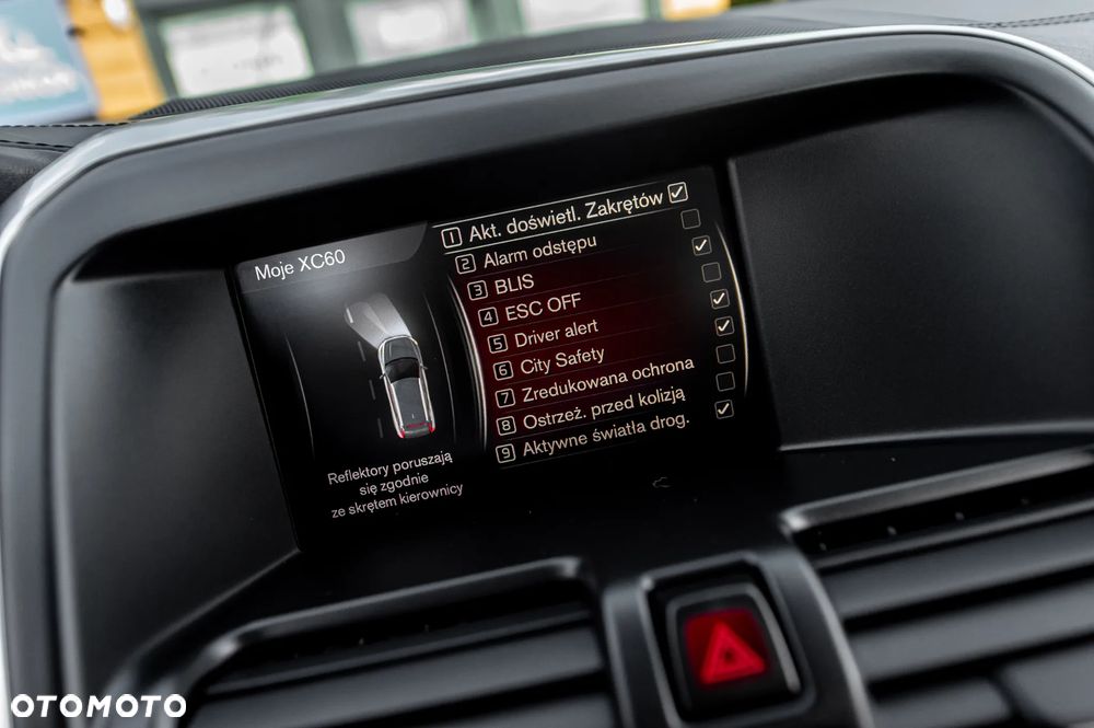 Volvo XC 60 D4 AWD Geartronic Momentum - 28