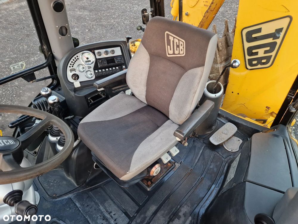 JCB 3CX - 9