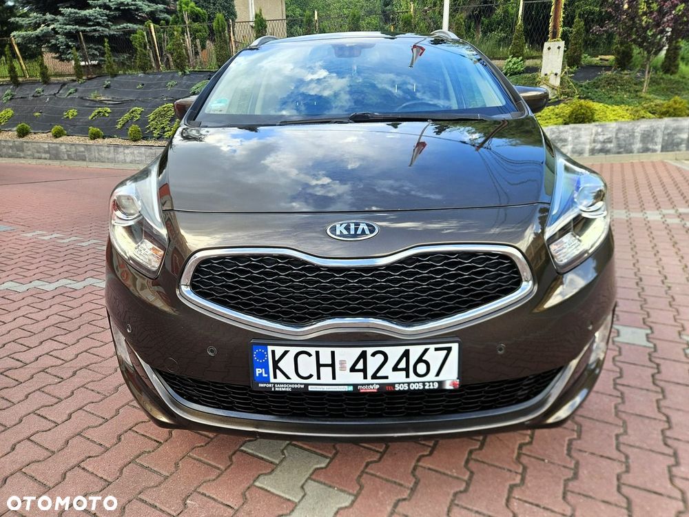 Kia Carens 1.6 GDI Dream-Team Edition - 13