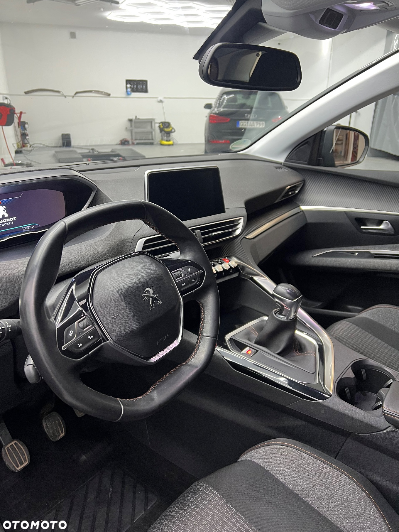 Peugeot 3008 PureTech 130 Stop & Start GPF Allure - 29