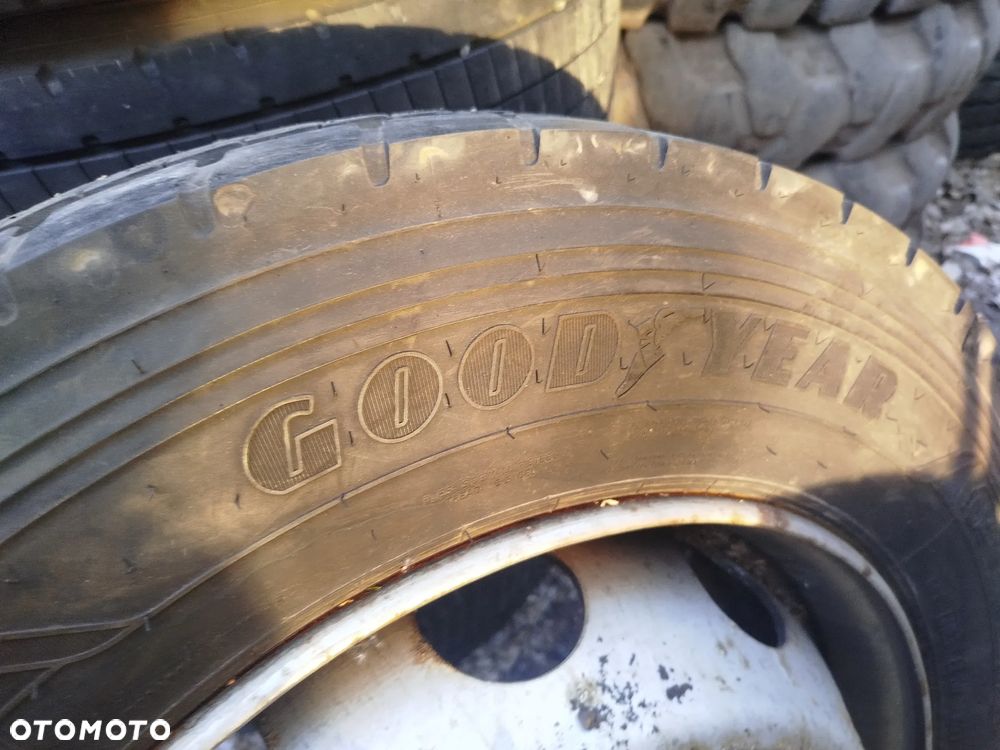 295/6022.5 Goodyear Fuelmax D 2x90% bieżnika z felgą be napraw. - 14