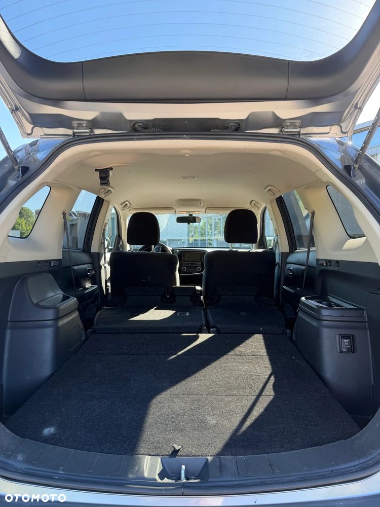Mitsubishi Outlander - 8