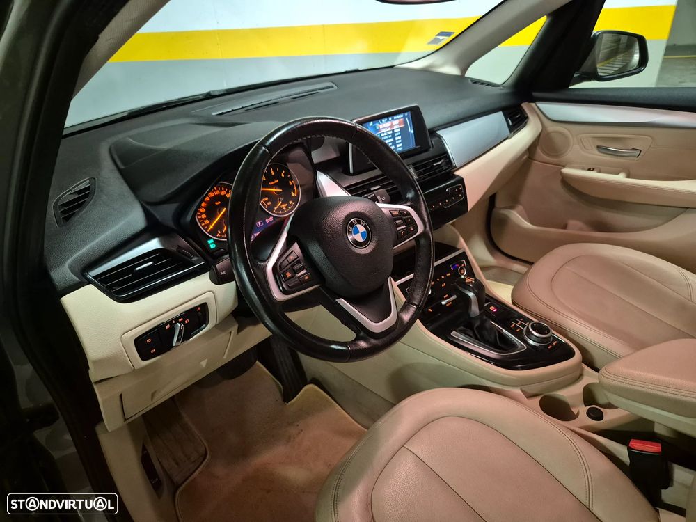 BMW 216 Active Tourer d Line Luxury Auto - 32