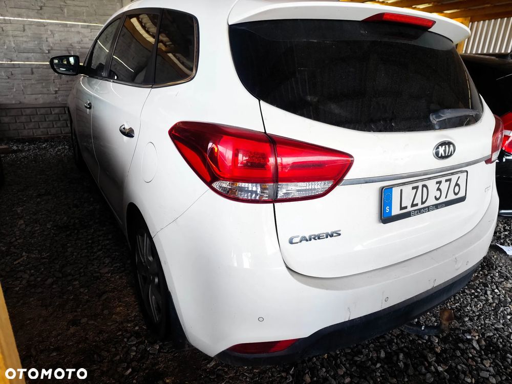 Kia Carens 1.7 CRDi 115 Dream Team Edition - 10