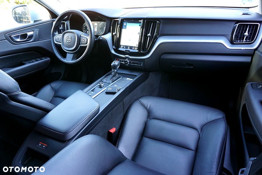 Volvo XC 60 T5 Geartronic RDesign - 26