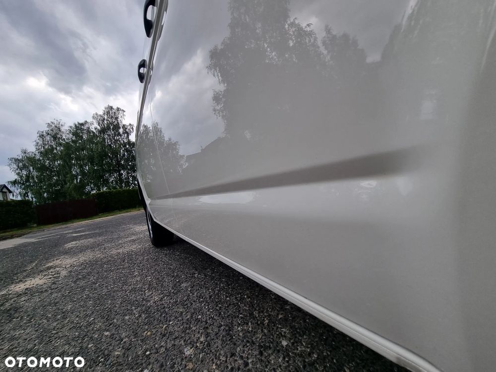 Volkswagen Transporter - 33