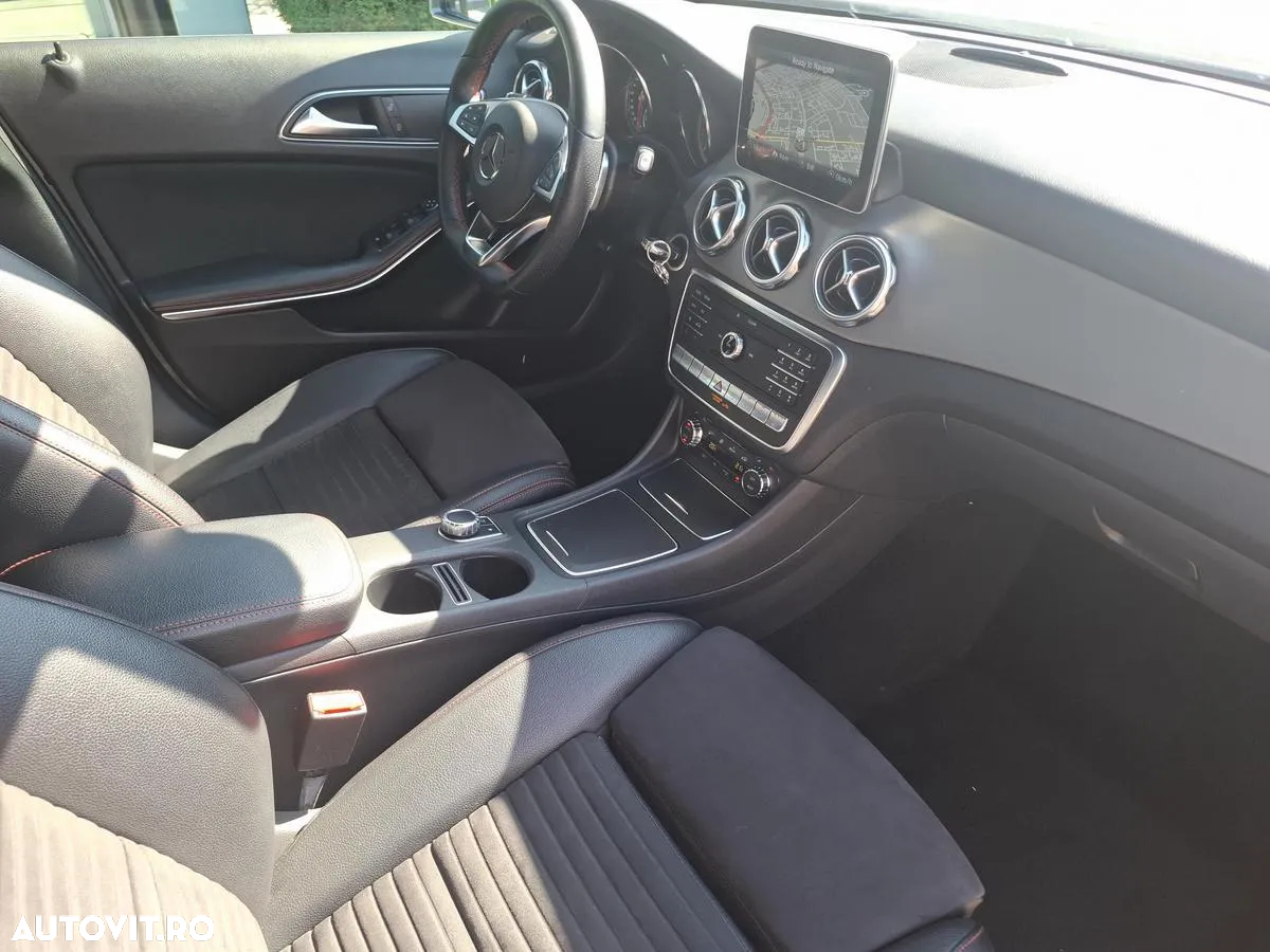 Mercedes-Benz GLA 220 d 4MATIC Aut. - 12