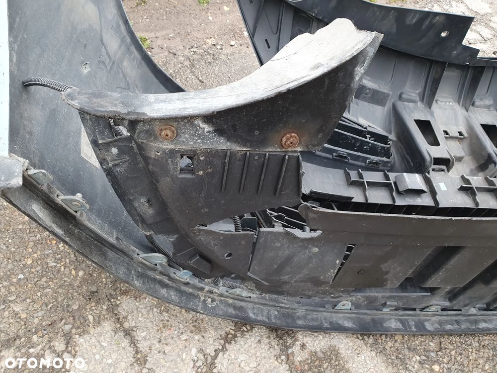 Zderzak przedni Przód Renault Clio III 8200681732 KOD LAKIERU TERNK - 13