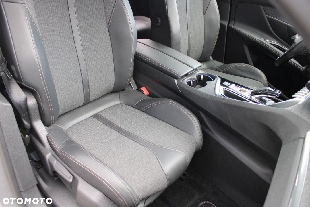 Peugeot 5008 - 19