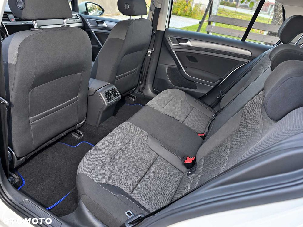 Volkswagen Golf - 7