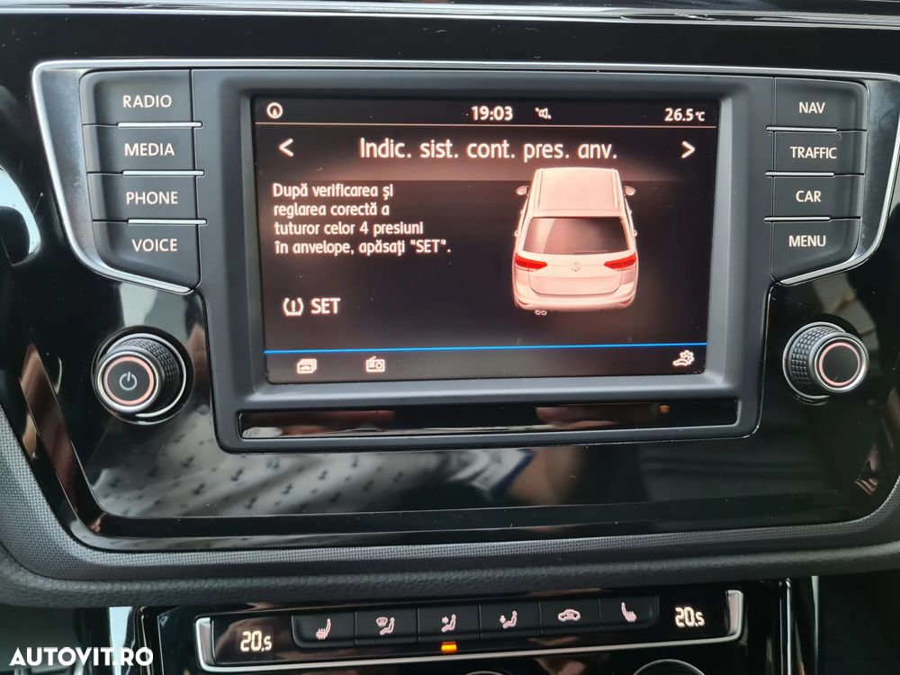 Volkswagen Touran - 38