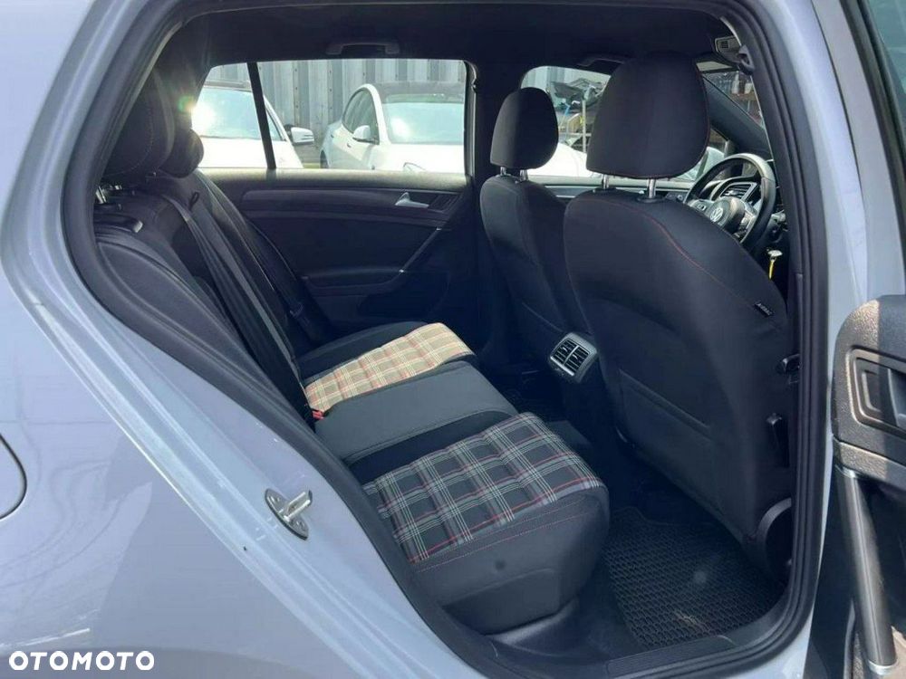 Volkswagen Golf 2.0 TSI GTI DSG - 12