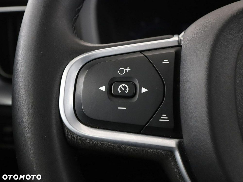 Volvo XC 60 B4 D Geartronic Momentum Pro - 31