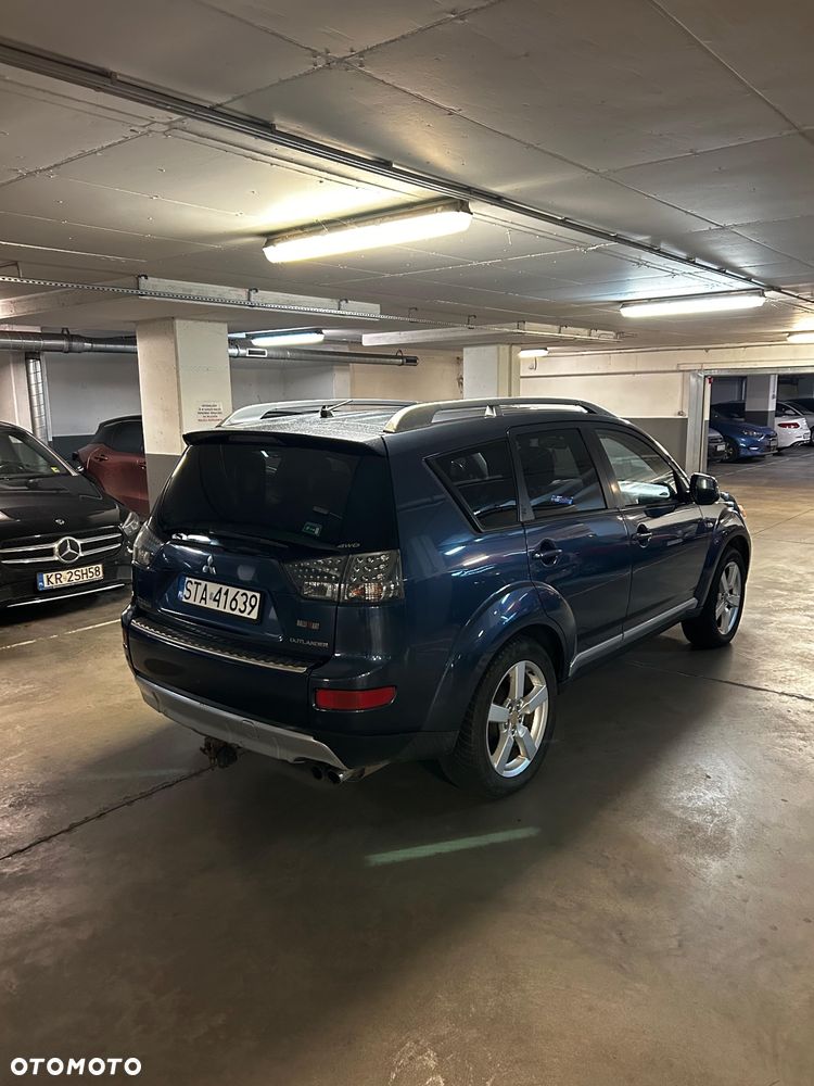 Mitsubishi Outlander 2.0 DID Instyle NAVI - 5