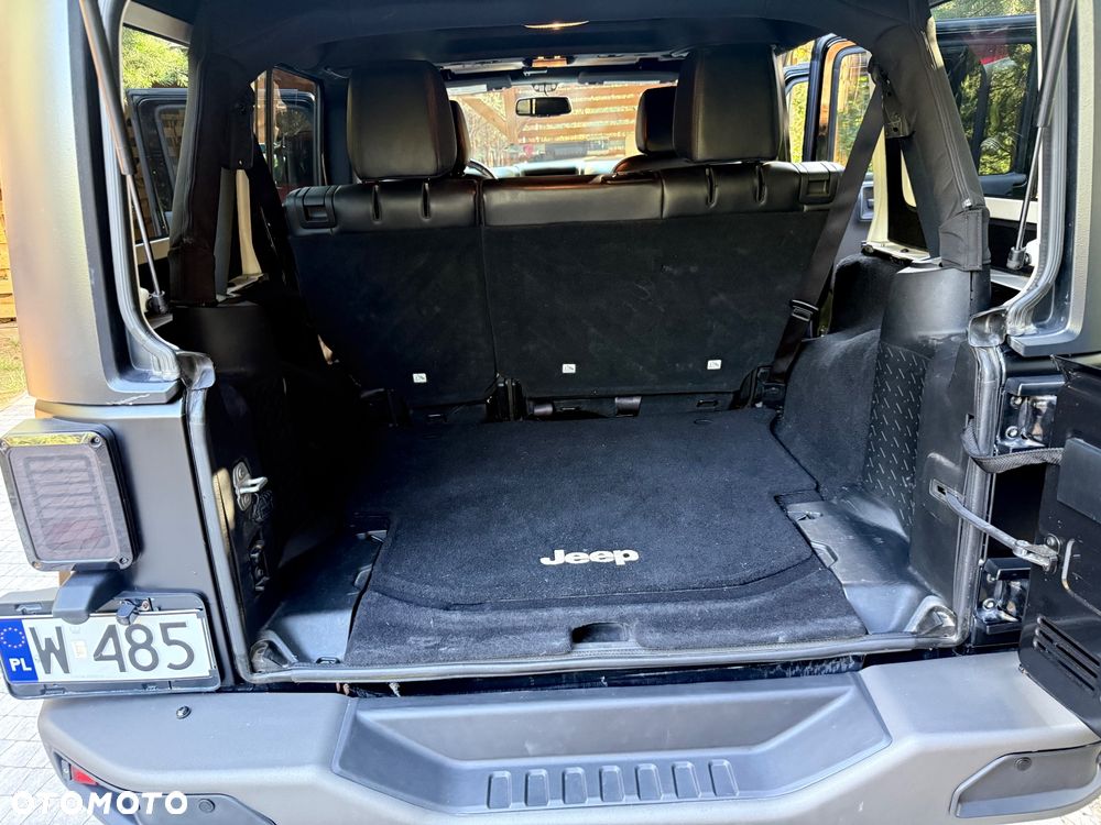 Jeep Wrangler 3.6 Unlim 75th Anniv - 12