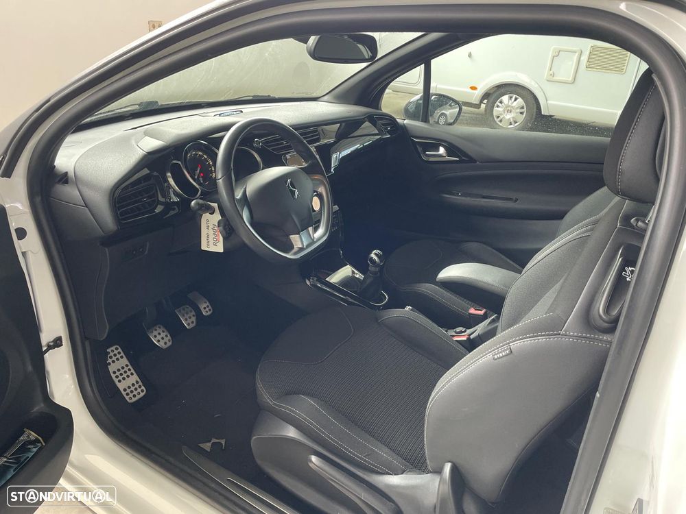Citroën DS3 1.6 HDi Airdream So Chic - 10