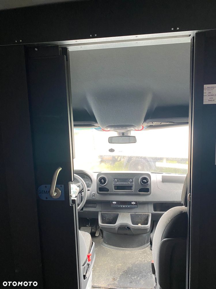 Mercedes-Benz Sprinter - 8