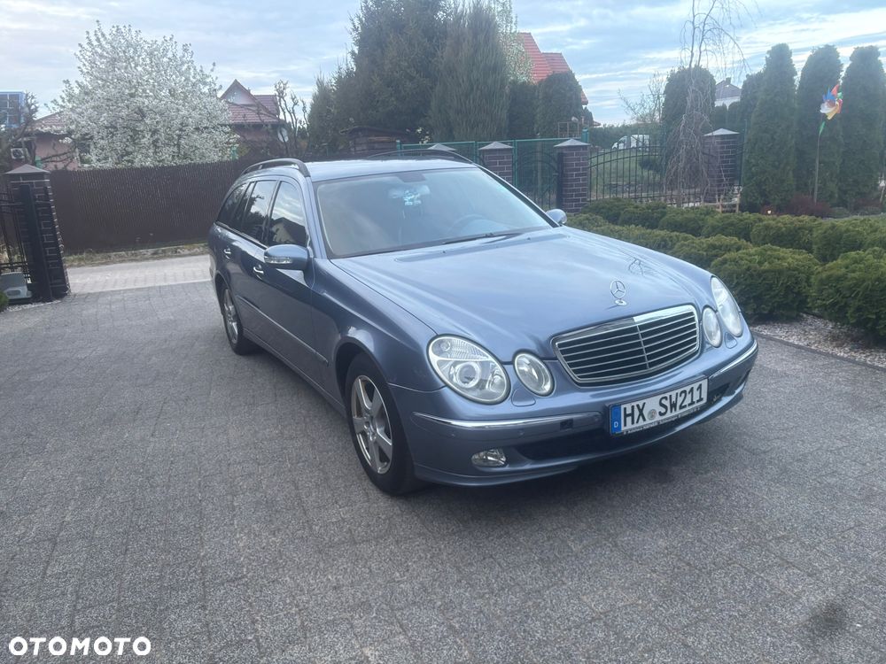 Mercedes-Benz E-Class 2003 photo 3