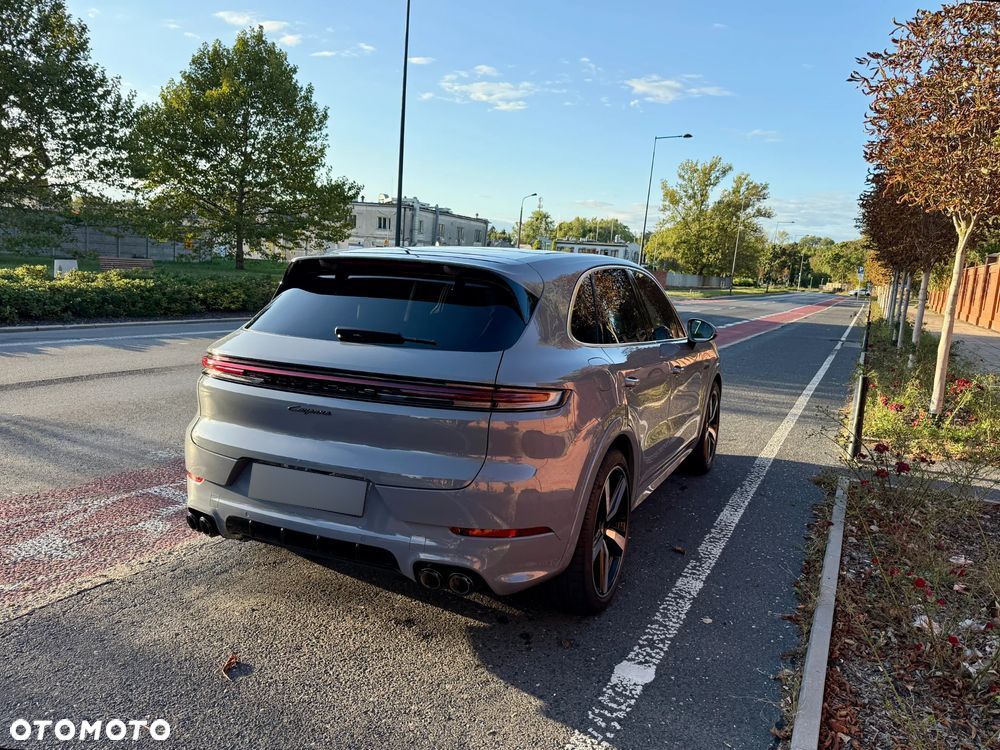 Porsche Cayenne E-Hybrid - 6