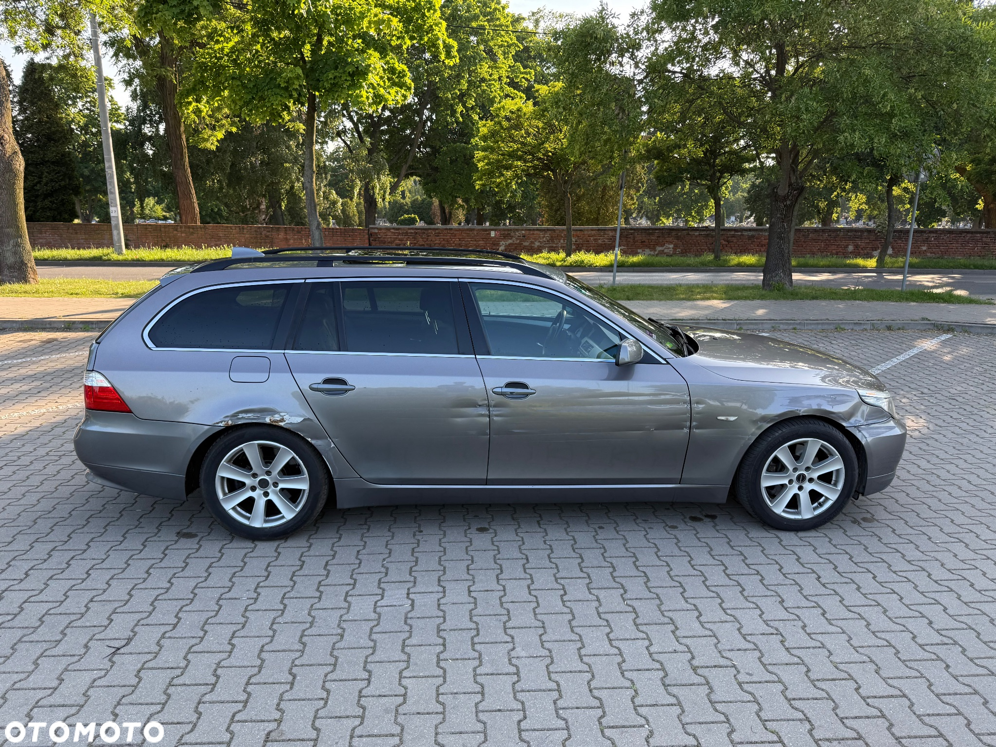 BMW Seria 5 525xd Touring - 13