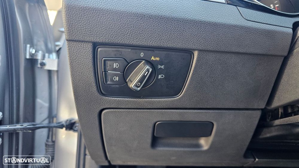 VW Passat Variant 2.0 TDi Business DSG - 17