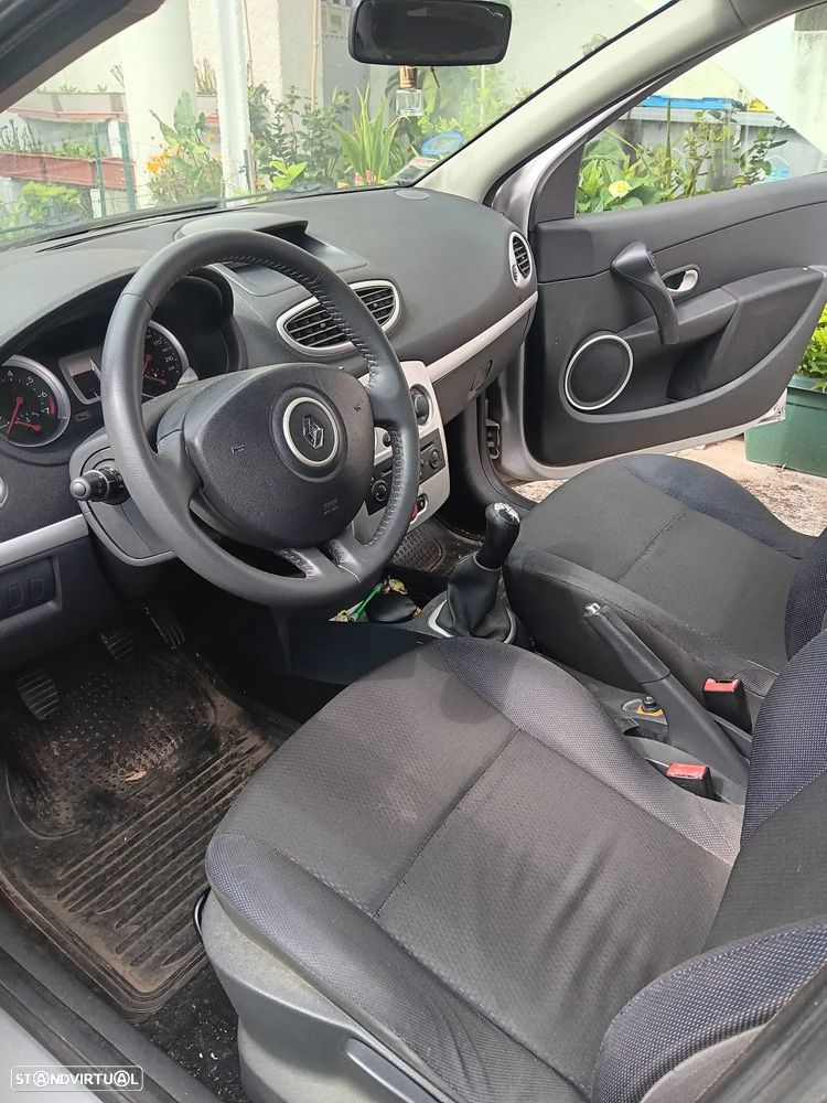 Renault Clio 1.2 16V Pack - 9