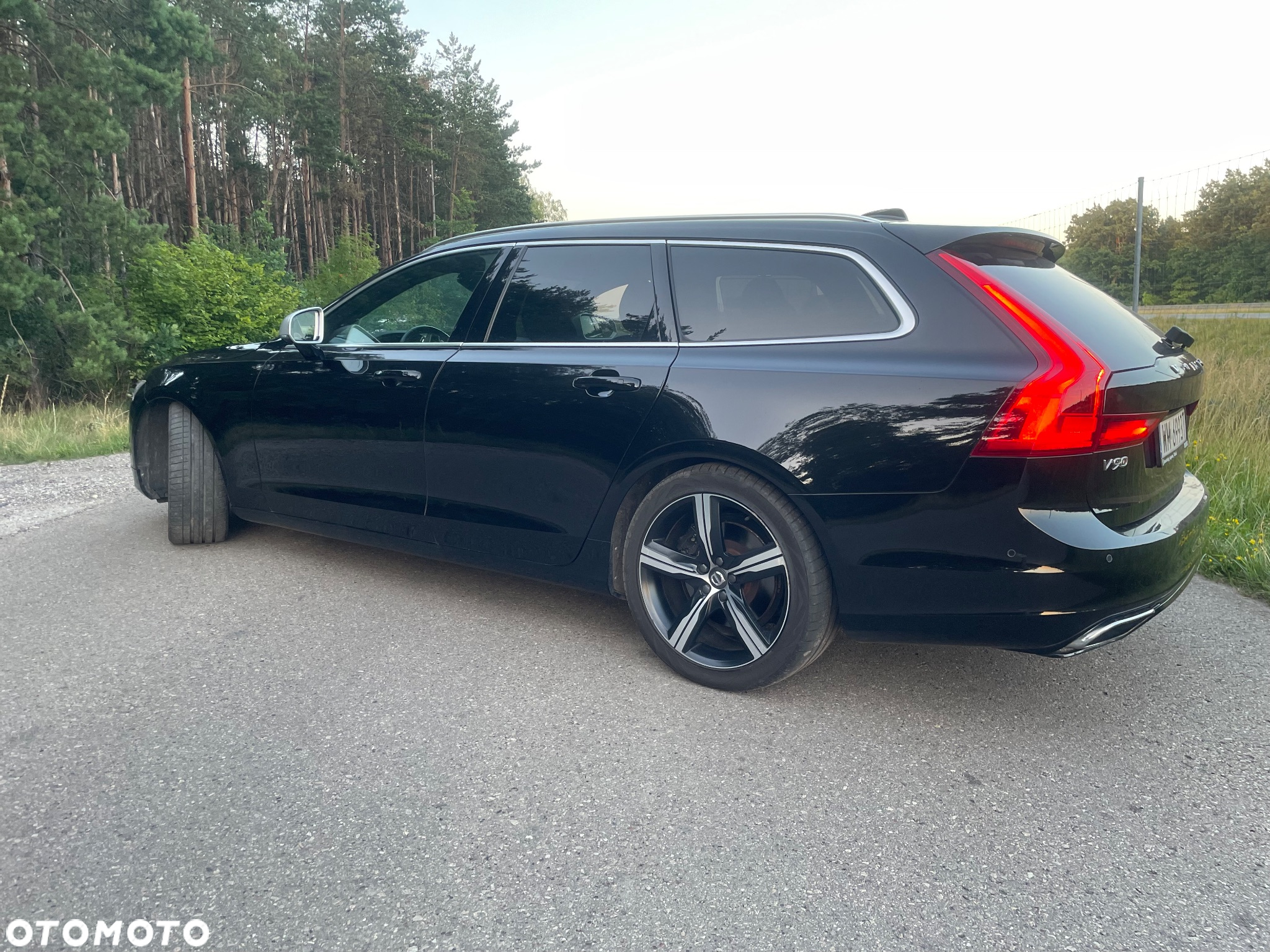 Volvo V90 T6 AWD R-Design - 3
