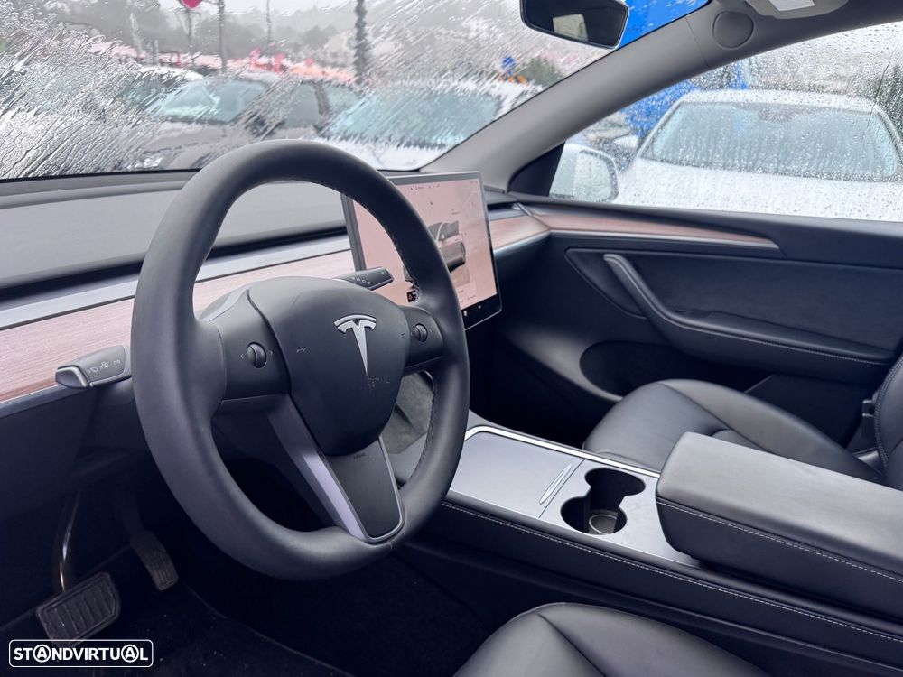 Tesla Model Y RWD - 10